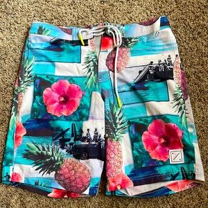 Men’s medium American Eagle Board Shorts
